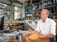 Jörg Stehle Am Schreibtisch 2022 12 18 Um 20.47.11